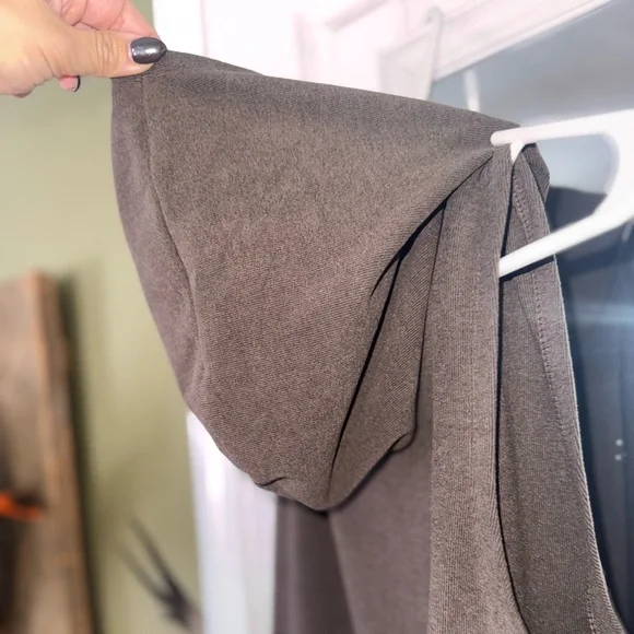 Coco + Carmen Brown Knit Sleeveless Hooded Cardigan - Picture 7 of 7